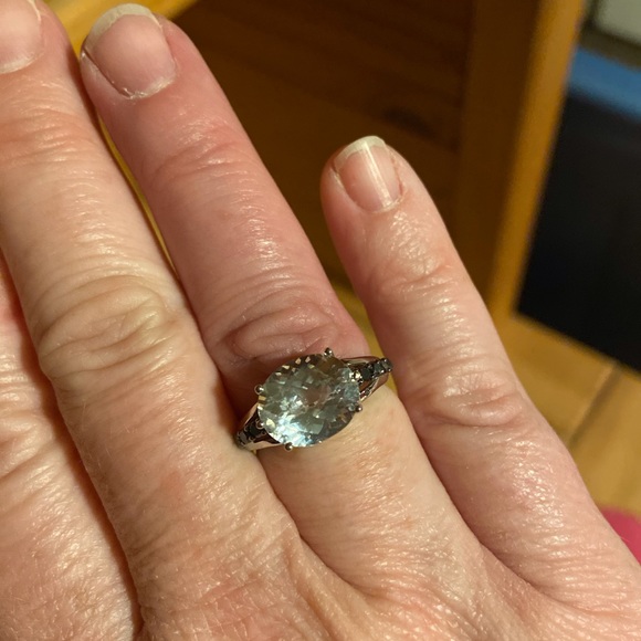 Beautiful ring - Picture 5 of 6